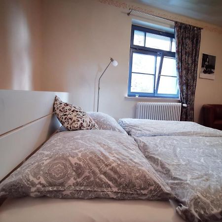 Charmantes Apartment Siebenschlaefer - Ferienwohnung Cafe 7 Weida Kültér fotó